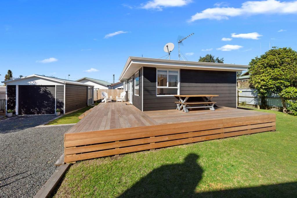 The Black Bach - Mt Maunganui Holiday Home Mount Maunganui Exterior foto